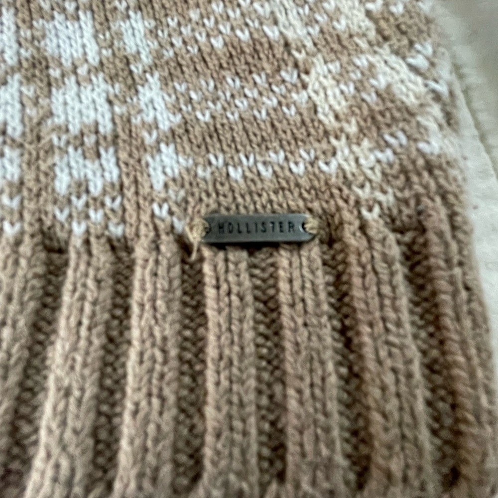 Hollister Beige and Cream Cropped Plaid Cardigan Sweater Medium - Picture 3 of 7